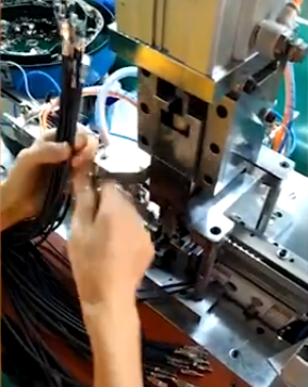 micro自動鉚鐵殼機視頻展示